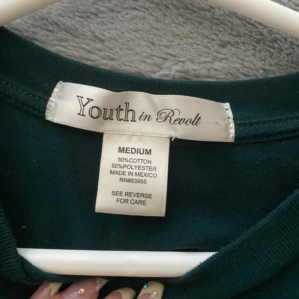 Cropped Green Long Sleeve Shirt - Picture 4 of 5